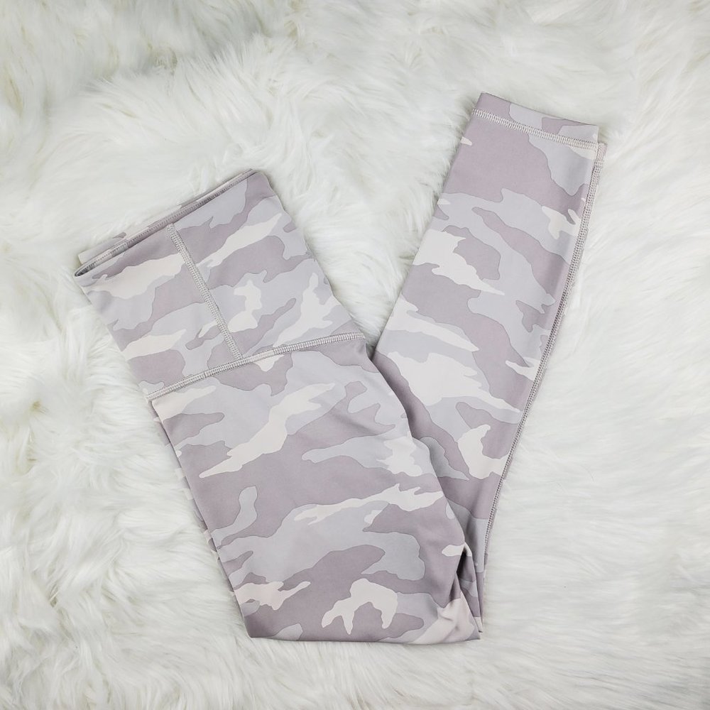 NWOT Athleta White Camo Elation 7/8 Leggings - Picture 8 of 8